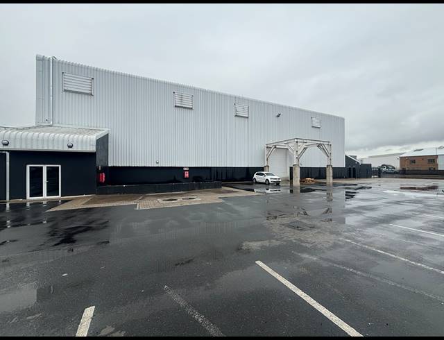 214M² FACTORY TO LET IN BLACKHEATH INDUSTRIAL